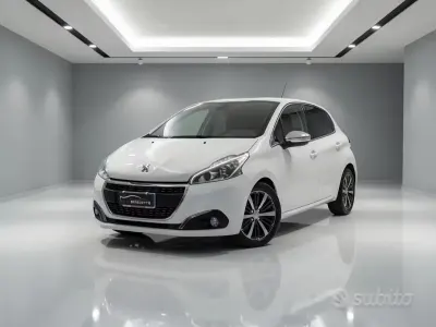 Usata Peugeot 208 Allure 100 CV (73 kW) 2016 Bianco Utilitaria
