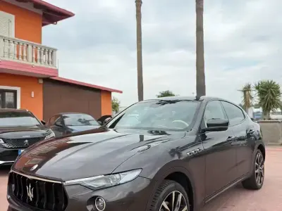 Usata Maserati Levante 250 CV (183 kW) 2017 Marrone SUV