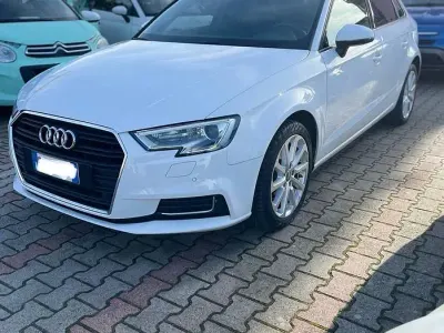 Usata Audi A3 Business 110 CV (80 kW) 2017 Bianco Berlina
