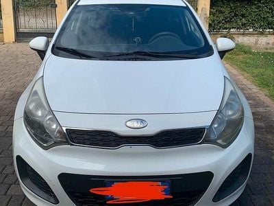 Usata Kia Rio EX 75 CV (55 kW) 2012 Bianco Berlina