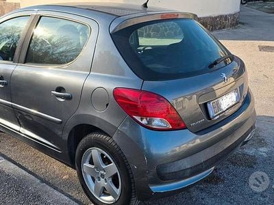 Usata Peugeot 207 70 CV (51 kW) 2011 Grigio Berlina
