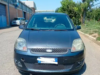Usata Ford Fiesta 68 CV (50 kW) 2008 Grigio Utilitaria