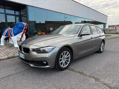 Usata BMW 318 Sport Line 150 CV (110 kW) 2016 Marrone Station wagon
