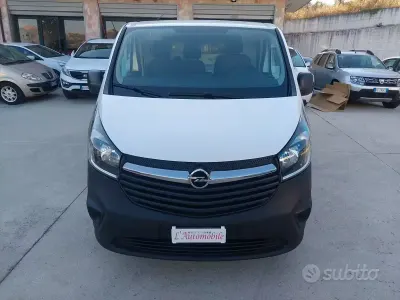 Usata Opel Vivaro-e Combi 121 CV (88 kW) 2019 Bianco Monovolume
