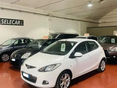 Usata Mazda 2 86 CV (63 kW) 2009 Bianco Utilitaria