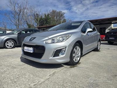 Usata Peugeot 308 Active 112 CV (82 kW) 2012 Grigio Berlina