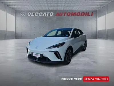 Usata MG MG4 EV Luxury 150 kW (204 CV) 2023 Bianco Utilitaria