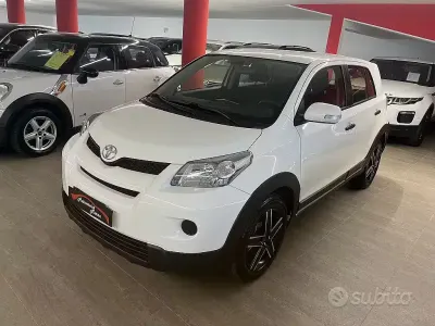 Usata Toyota Urban Cruiser 90 CV (66 kW) 2013 Bianco Utilitaria