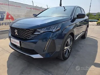 Usata Peugeot 3008 Allure 131 CV (96 kW) 2023 Verde SUV