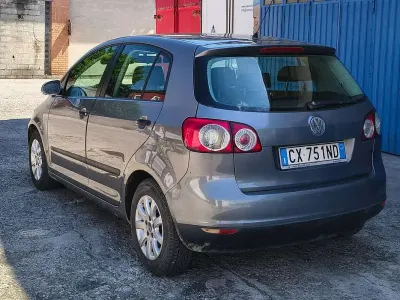 Usata VW Golf IV Highline 105 CV (77 kW) 2005 Grigio Berlina