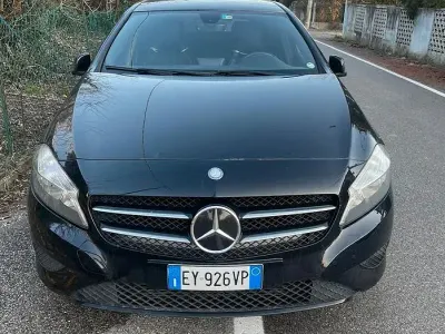 Usata Mercedes 180 109 CV (80 kW) 2015 Nero Berlina