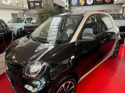 Usata Smart ForFour Passion 72 CV (52 kW) 2015 Nero Utilitaria