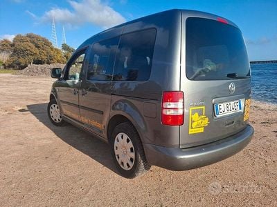 Usata VW Caddy Comfortline 2011 Grigio Monovolume