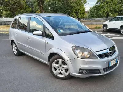 Usata Opel Zafira Club 140 CV (102 kW) 2007 Grigio Monovolume