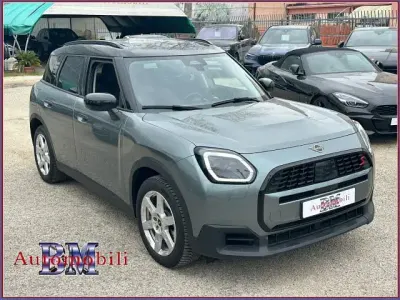 Usata Mini Countryman 204 CV (150 kW) 2024 Grigio scuro SUV