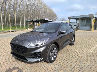 Begagnad Ford Kuga ST-Line 152 HK (111 kW) 2022 Grå SUV
