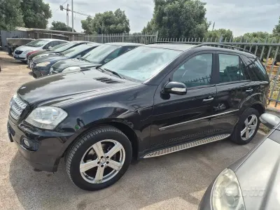 Usado Mercedes ML320 224 CV (164 kW) 2008 Negro SUV