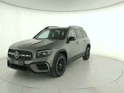 Nuova Mercedes GLB200 AMG Line Premium 150 CV (110 kW) 2026 Mountain grau metallic SUV
