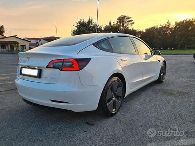 Usata Tesla Model 3 Long Range AWD 366 kW (498 CV) 2020 Bianco Berlina