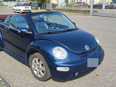 Usata VW New Beetle 102 CV (75 kW) 2003 Blu Utilitaria