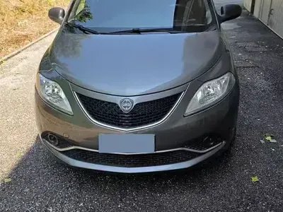 Usata Lancia Ypsilon 69 CV (50 kW) 2017 Utilitaria