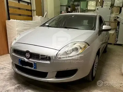 Usado Fiat Bravo Active 90 CV (66 kW) 2009 Gris Utilitario