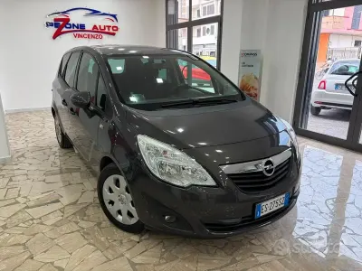 Usata Opel Meriva 95 CV (69 kW) 2013 Grigio Monovolume