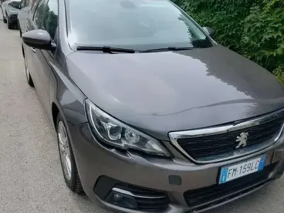 Usata Peugeot 308 SW Allure 120 CV (88 kW) 2017 Grigio Station wagon