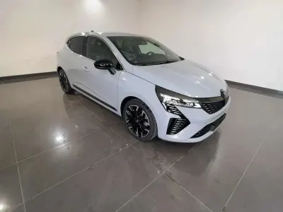 Uusi Renault Clio V Techno 101 HP (74 kW) 2025 Harmaa
