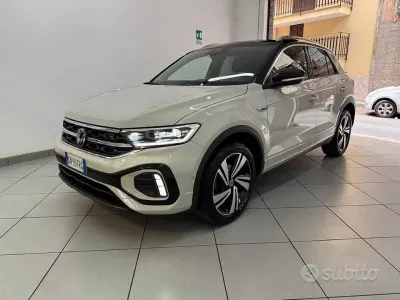 Usata VW T-Roc R-line 110 CV (80 kW) 2023 Beige SUV