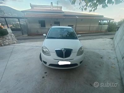 Usata Lancia Ypsilon 75 CV (55 kW) 2008 Bianco Utilitaria