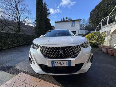 Usata Peugeot 2008 Allure 100 kW (136 CV) 2021 Blu/azzurro SUV