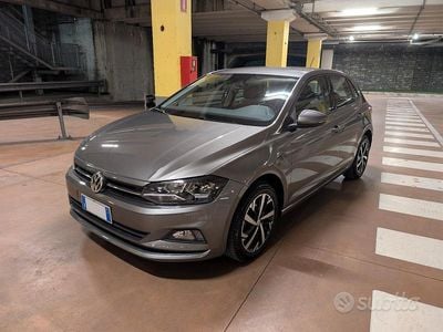 Usata VW Polo Comfortline 65 CV (47 kW) 2017 Grigio Berlina