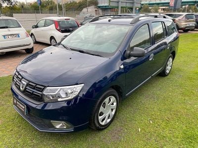 Usata Dacia Logan Lauréate 73 CV (53 kW) 2017 Blu Berlina