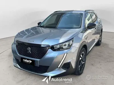 Usata Peugeot 2008 Allure 131 CV (96 kW) 2022 Argento SUV