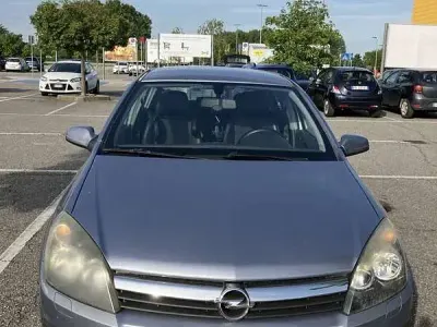 Usata Opel Astra Cosmo 105 CV (77 kW) 2005 Grigio Berlina