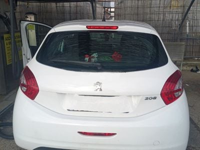 Usata Peugeot 208 68 CV (50 kW) 2015 Bianco Utilitaria