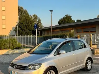 Usata VW Golf Plus Cross Trendline 105 CV (77 kW) 2009 Grigio Monovolume