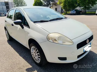Usata Fiat Grande Punto 77 CV (56 kW) 2009 Utilitaria