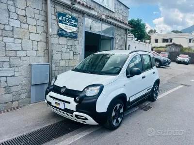 Usata Fiat Panda Cross Cross 69 CV (50 kW) 2019 Bianco Utilitaria