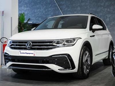 Usata VW Tiguan R-line 150 CV (110 kW) 2024 Pure white SUV