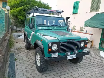 Usata Land Rover Defender 68 CV (50 kW) 1988 Verde SUV