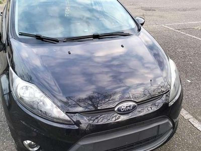 Usata Ford Fiesta 92 CV (67 kW) 2012 Nero Utilitaria