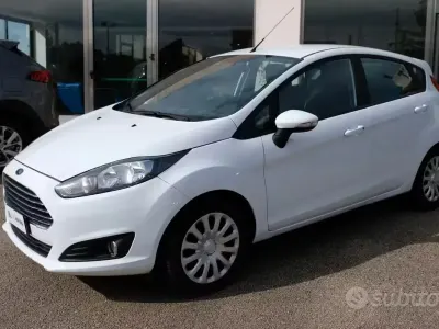 Usado Ford Fiesta 75 HP (55 kW) 2015 Branco Citadino