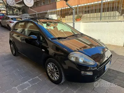 Brugt Fiat Punto Lounge 84 HK (61 kW) 2013 Sort Hatchback