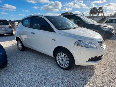 Usata Lancia Ypsilon Gold 85 CV (62 kW) 2013 Bianco Utilitaria
