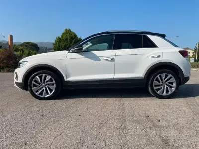 Usata VW T-Roc Business 150 CV (110 kW) 2022 Bianco SUV