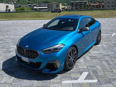 Begagnad BMW M235 Sport Line 306 HK (225 kW) 2020 Blå Sportkupé