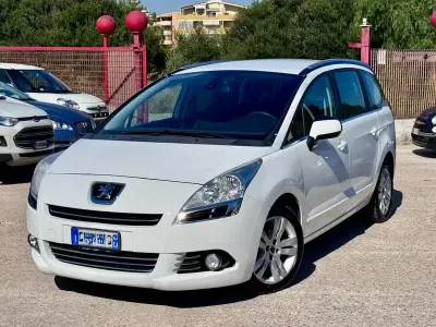 Usata Peugeot 5008 Allure 115 CV (84 kW) 2013 Bianco Monovolume