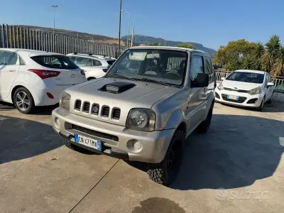 Usata Suzuki Jimny 65 CV (47 kW) 2004 Marrone SUV